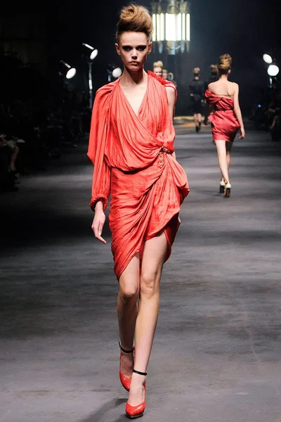 Look 19